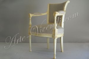 Ancien chaise completement refait habillage tissu rauyres écru et sable