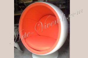 Eero Aarnio Ball chair fauteuil rond boulle blanc et orange
