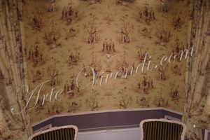 Chambre hotel tissu tendu toile de jouy couleur beige et violet