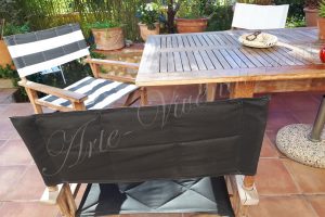 Trois fauteuils metteur en scene terrasse noir blanc