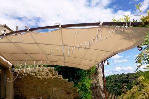 pergola fer forgé avec toile blanc ecru