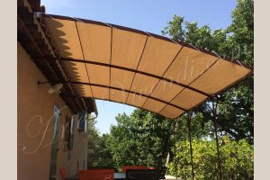 Maison terrasse avec pergola en toile